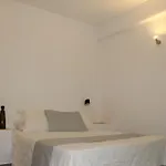 Perissa Centrale Rooms