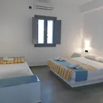 Perissa Centrale Rooms