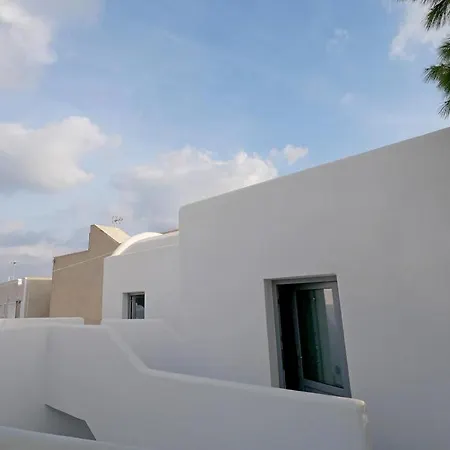 Perissa Centrale Rooms بيريسا