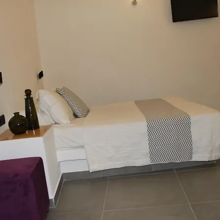 Daire Perissa Centrale Rooms *