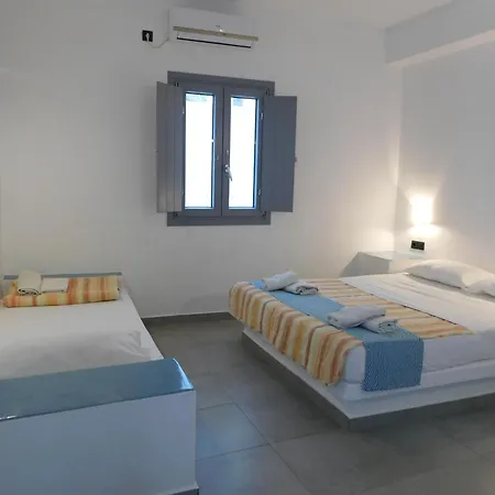 Perissa Centrale Rooms