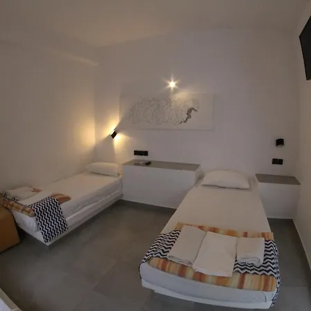 Perissa Centrale Rooms Перисса